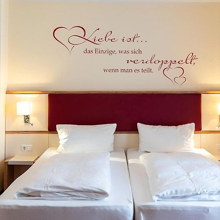 Sleepbeeone Wilhelmshaven Hotel Exterior photo