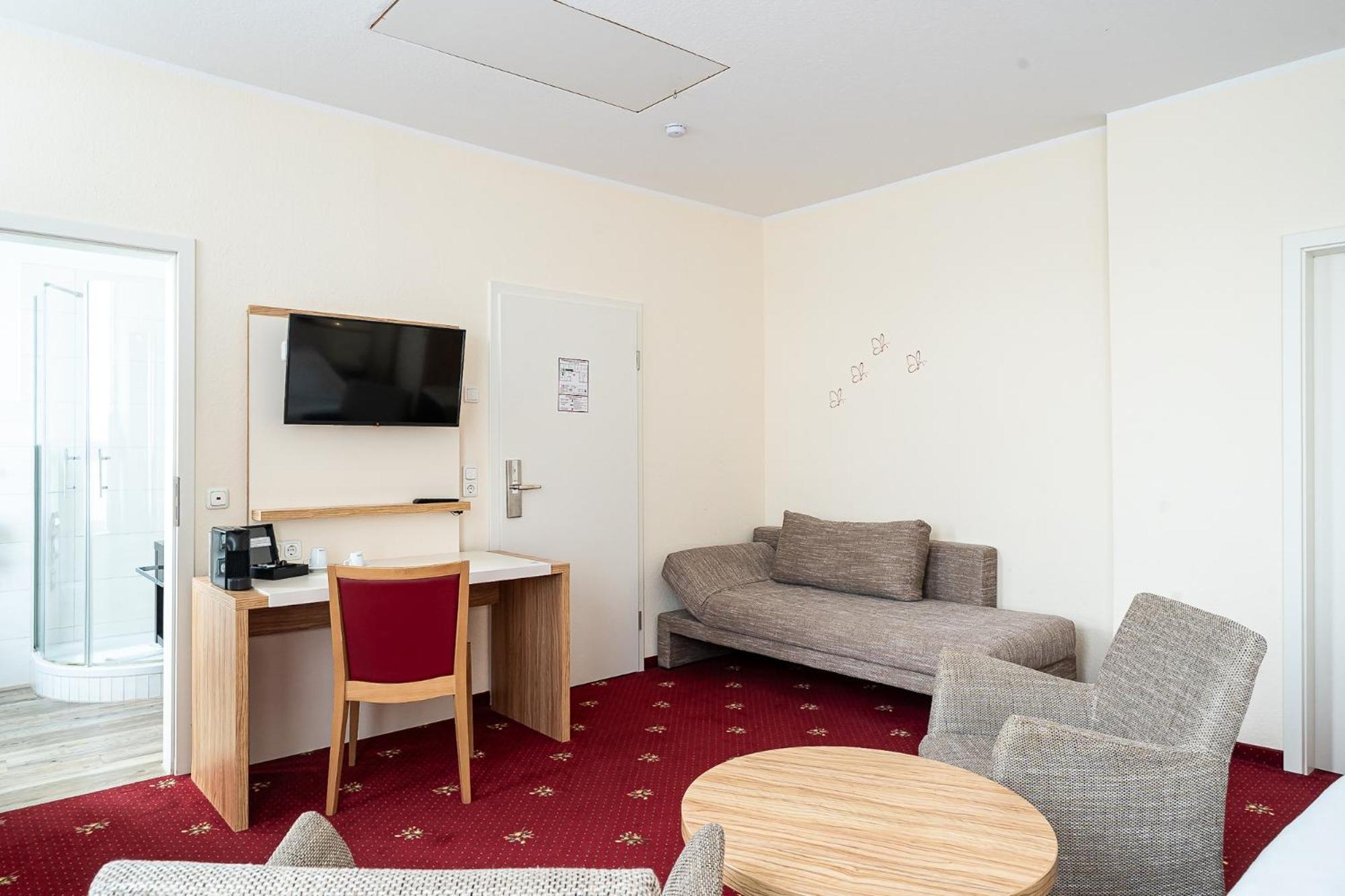 Sleepbeeone Wilhelmshaven Hotel Exterior photo