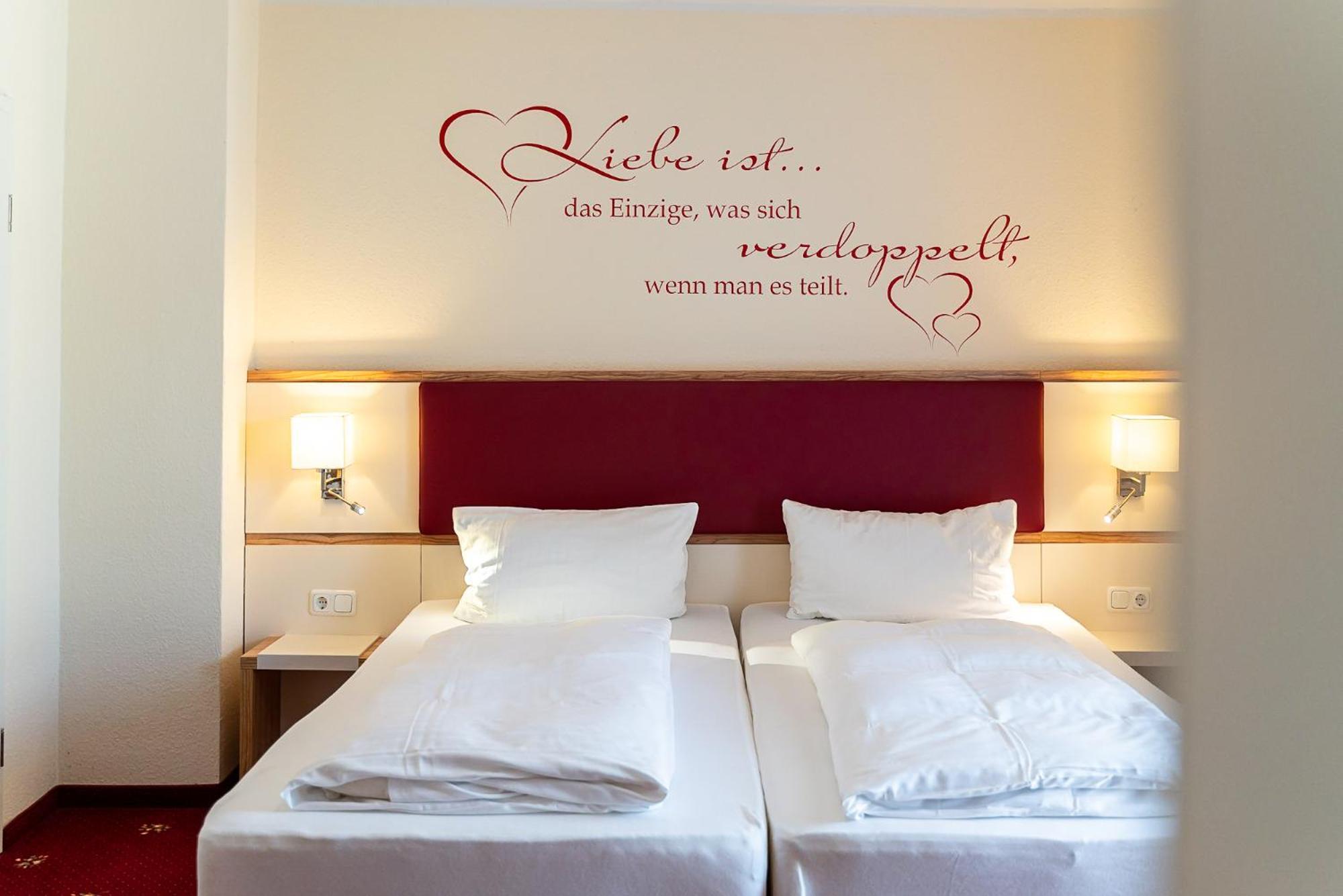 Sleepbeeone Wilhelmshaven Hotel Exterior photo