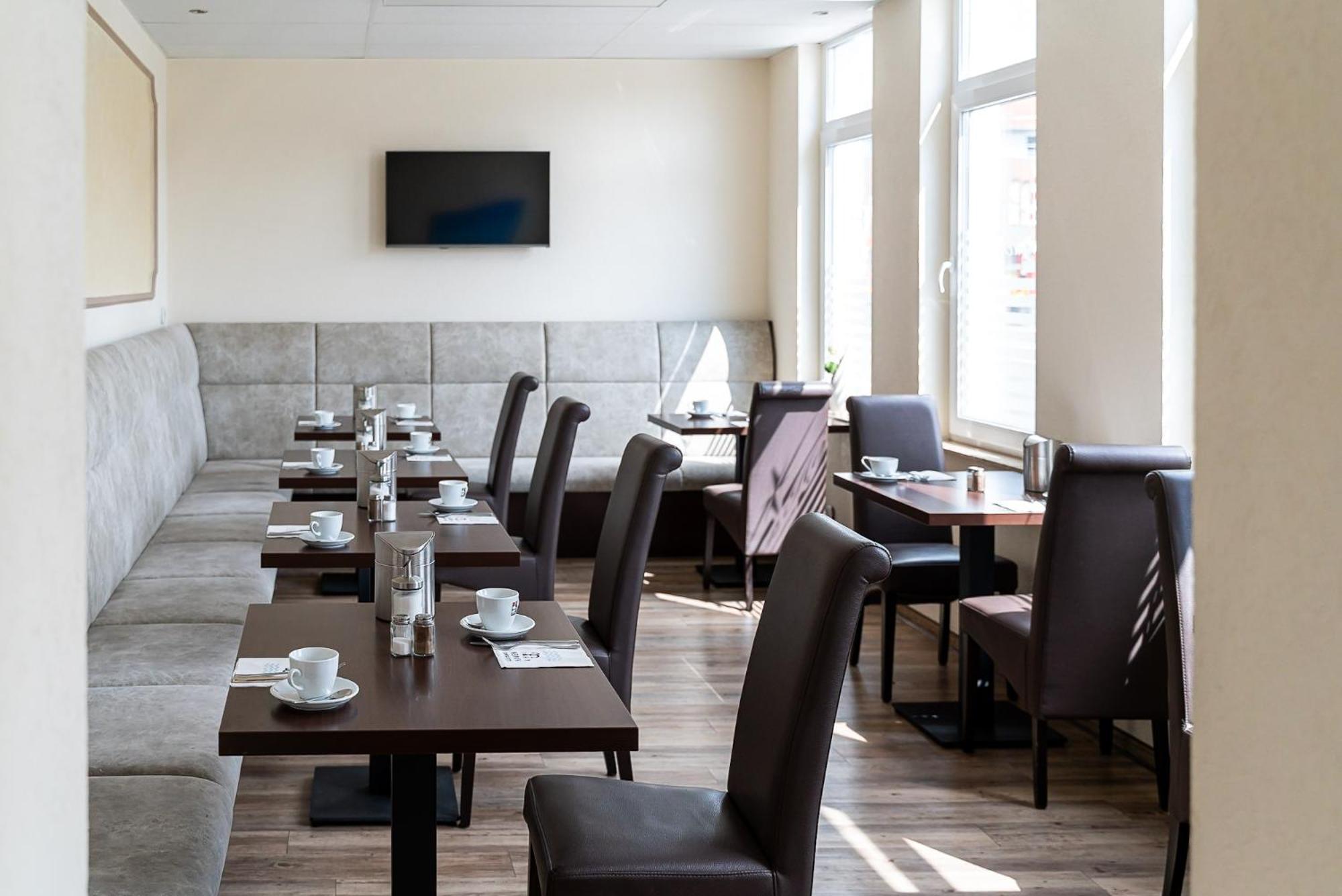 Sleepbeeone Wilhelmshaven Hotel Exterior photo
