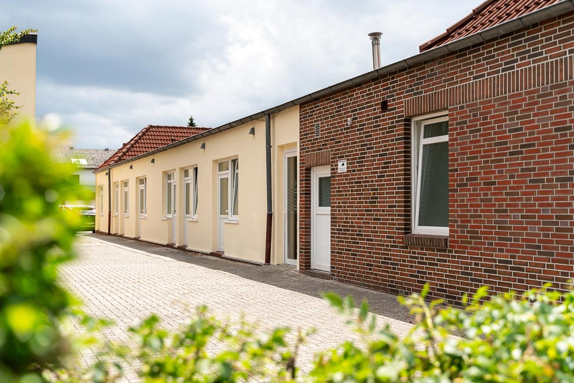 Sleepbeeone Wilhelmshaven Hotel Exterior photo
