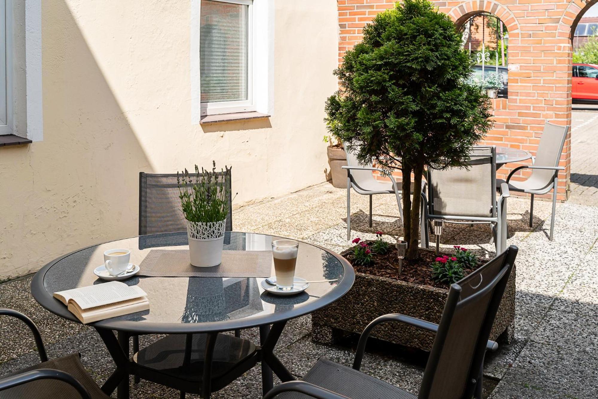 Sleepbeeone Wilhelmshaven Hotel Exterior photo