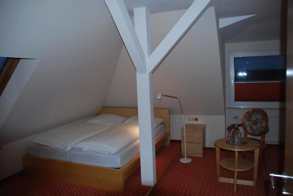 Sleepbeeone Wilhelmshaven Hotel Exterior photo