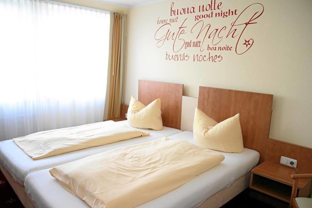 Sleepbeeone Wilhelmshaven Hotel Exterior photo